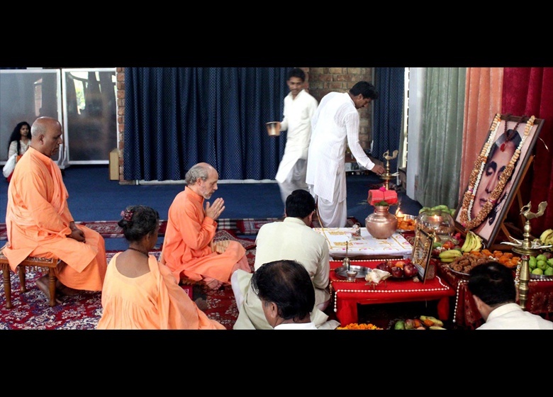 13a_Guru_Purnima_SRSG_2105