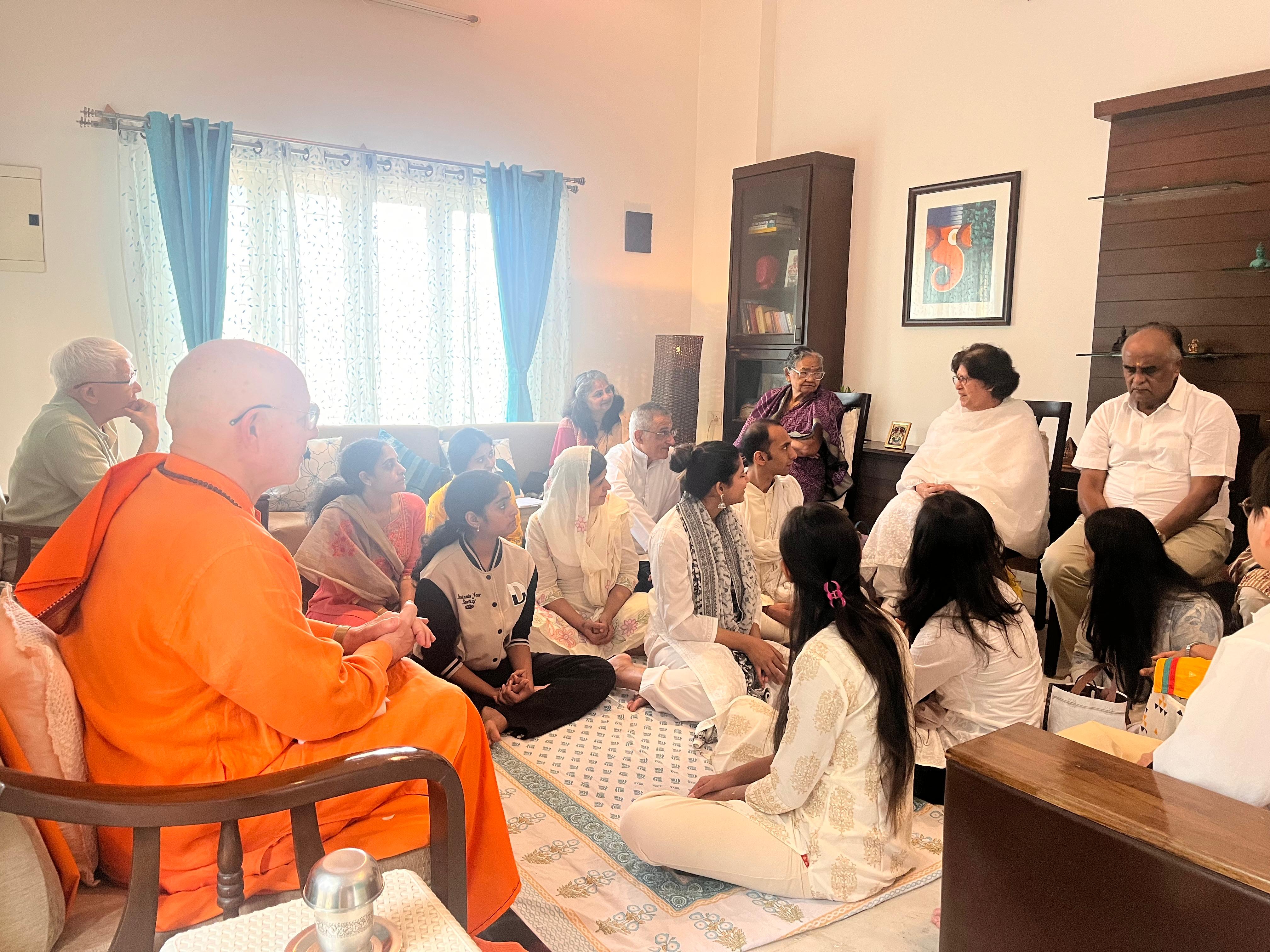 Satsang-in-Bengaluru-with-Swami-Ritavan